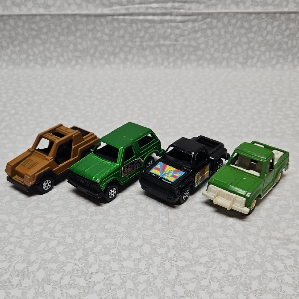Vintage Tootsietoy Desert Snake Ford Bronco Chevy Side Step Off Road Pickup